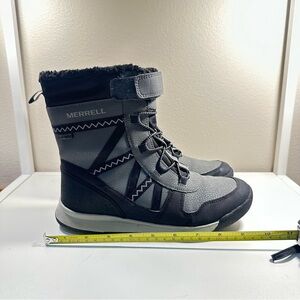 Merrell Gray and Black Winter Boots! Pull on with Velcro strap. Fair condition!